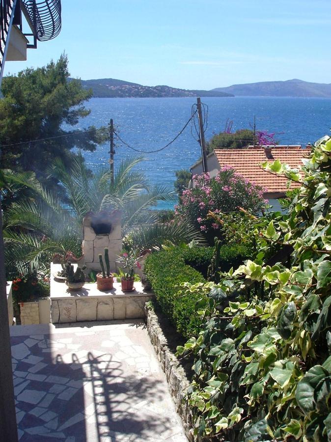 By The Sea - 11895 Trogir